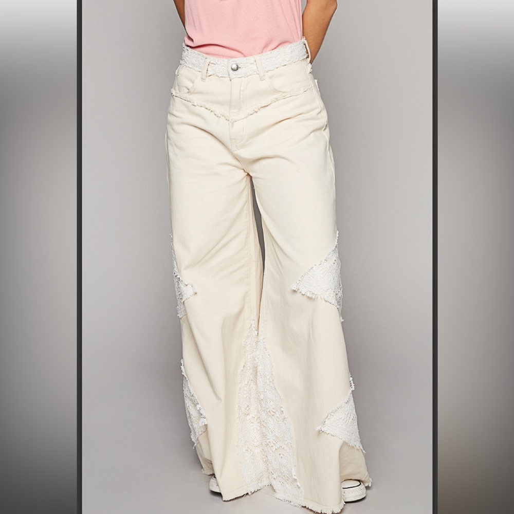 ❤️POL  cream with white crochet flare leg jeans medium.LAST ONE Brand new NWOT